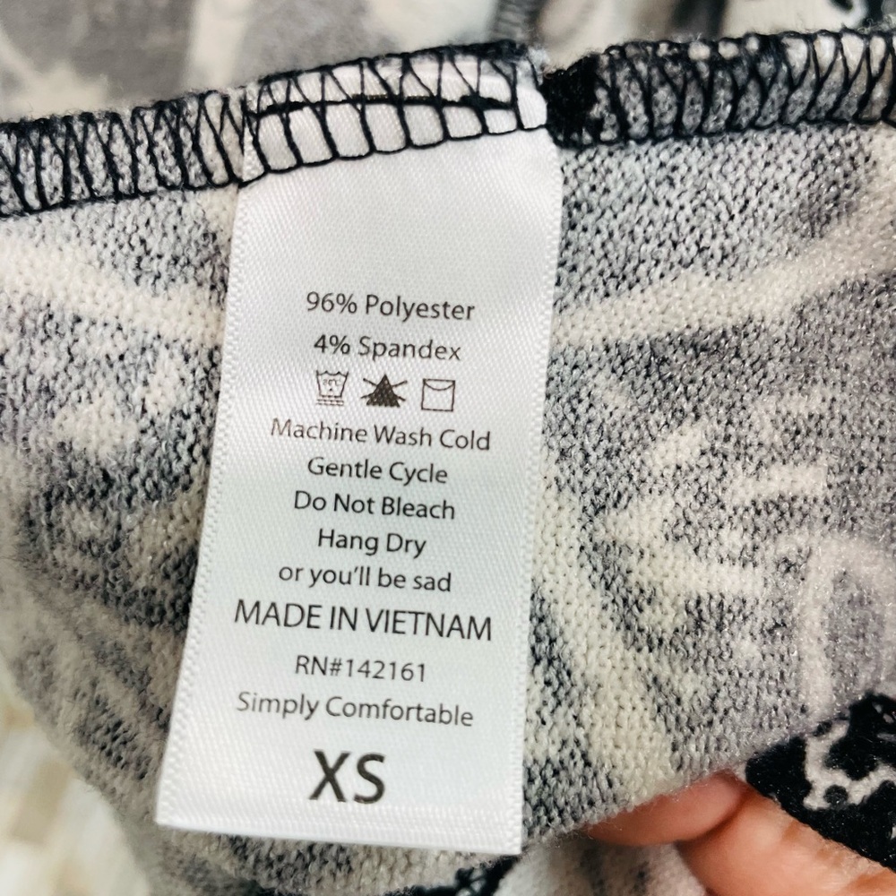 🌸 LuLaRoe Black & White Floral Longline Cardigan – Size XS - Picture 7 of 12